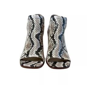 Vince Camuto Katnina Bootie Shootie Ankle Snake Faux Leather Women’s Size 5